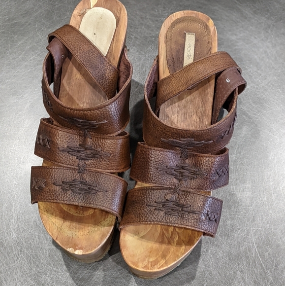 Boho Chic Wedge Sandals - Picture 3 of 5